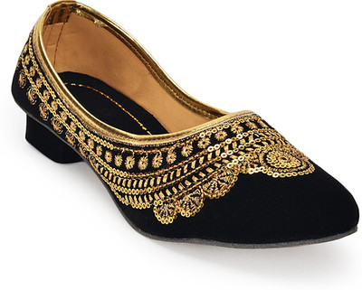 

Paduki Ethnic Shoes Jutis For Women(Gold