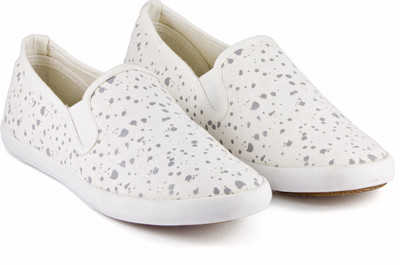 

DeVEE Slic White Slip On Sneakers For Women(Grey, White