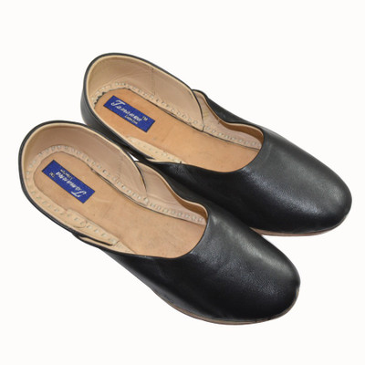 

Tamanna Half-cut Leather Bellies For Women(Black