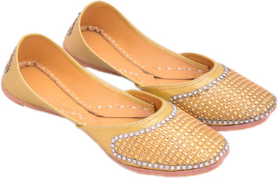

Myra Beautiful Kashmiri Work Jutis For Women(Gold), Golden