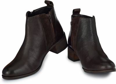 Delize Slip On
