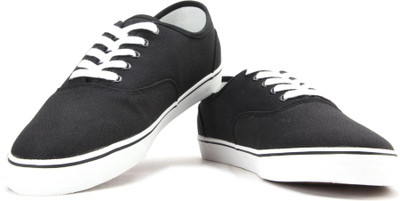 

United Colors of Benetton Men Sneakers For Men(Black, 902