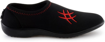

Lancer Casual Shoes For Women(Black, Red)