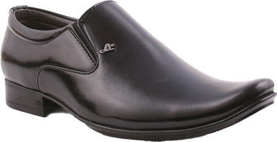 

Guava Slip On Shoes For Men(Black, 02