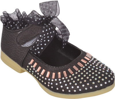 

Glinchy Girls, Black