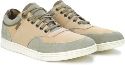 

Levi's Tulare Toe Cap Men Sneakers For Men(Brown