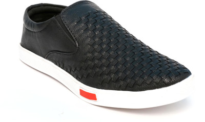 

TheWhoop Black Casual Shoes Casuals For Men(Black