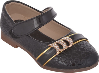 

Glinchy Girls, Black