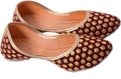 

Rajotsav Machhali Pankh Design Jutis For Women(Multicolor