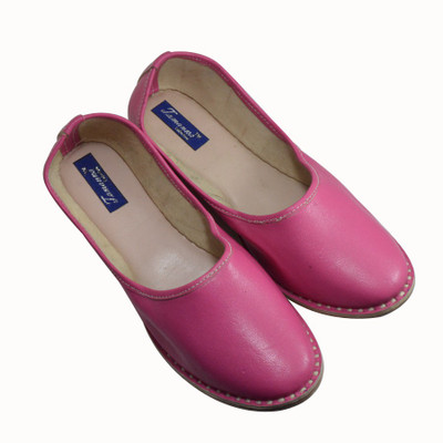 

Tamanna TAMANNA FULL-SLIP LEATHER BELIES Jutis For Women(Pink