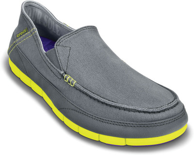 

Crocs Loafers For Men(Grey), 14773-00t