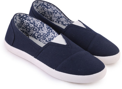 

Globalite Fighter Casuals For Women(Navy, White