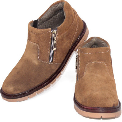 

Gorav Boys, Brown