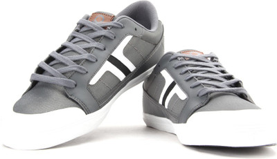 

United Colors of Benetton Men Sneakers For Men(Grey), 902