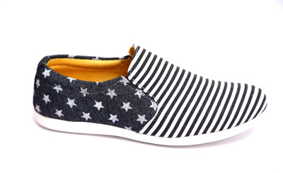 

KIK Canvas Shoes For Men(Black)
