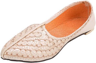 

Footrendz Thread Work Jutis For Men(Beige, Creame