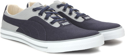57 OFF on PUMA Slyde DP Sneakers For Men Navy on Flipkart