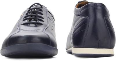 Arrow Sneakers