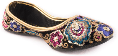 40% OFF on Forever Footwear Marwari Floral Mojaris For Women(Multicolor)