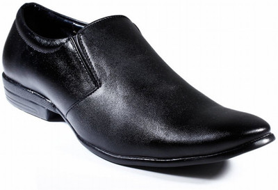 

Zapatoz Slip On For Men(Black