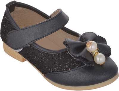Glinchy Girls, Black
