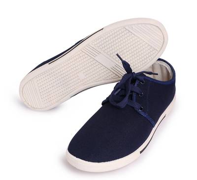 Chevit Mens Black Canvas Sneakers
