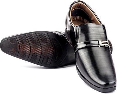 Big Wing Black Slip On Shoes For Men(Black)