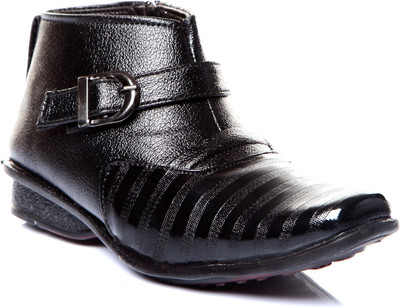 

Trilokani Boys, Black