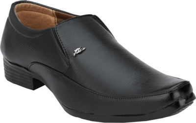 

Resto Slip On Formals shoe For Men(Black