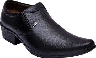 

Sir Corbett Tpr Casual shoes For Men(Black)