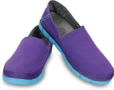 

Crocs Casuals For Women(Blue), 15318-5b5