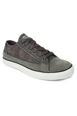 Spunk Versa Sneakers