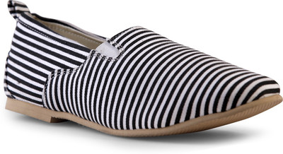 

Shumael Black Striped Canvas Shoes For Men(Black, White