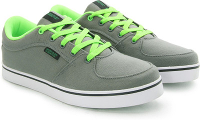 

United Colors of Benetton Men Sneakers For Men(Grey, Green), 903