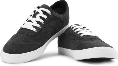 

United Colors of Benetton Men Sneakers For Men(Grey, 902
