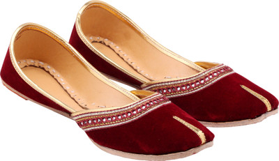 

Royal Collection Jutis For Women(Maroon, Gold