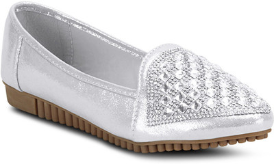 

Get Glamr Stylish Casual Shoes For Women(White
