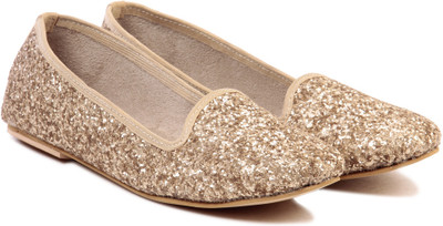 

TEN TEN Amazing Golden Ballerinas Women Closed Toe Belly For Women(Gold)