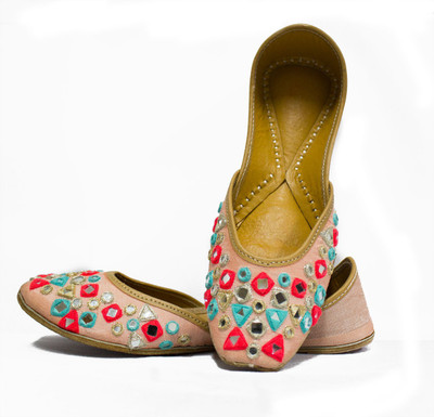 

Coral Haze Jutis For Women(Multicolor), Multicolor_2