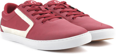 

United Colors of Benetton Men Sneakers For Men(Maroon