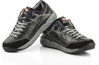 

Lee Cooper Men Outdoor Shoes For Men(Black