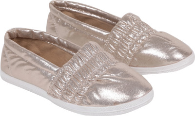

Ilo Stylish Loafers For Women(Gold