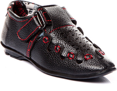 

Trilokani Boys, Black