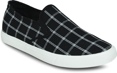 Get Glamr Canvas Shoes For Men(Black)
