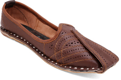

Paduki Ethnic Footwear Mojaris For Men(Brown