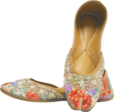 

Coral Haze Jutis For Women(Multicolor
