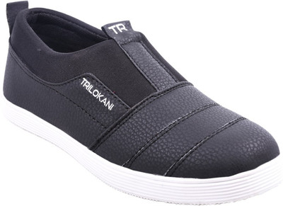 

Trilokani Boys, Black