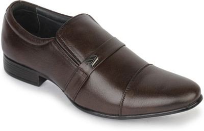 

Metrogue Leather Shoes Slip On Shoes For Men(Brown