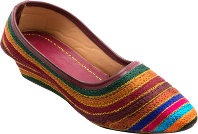 

Paduki Ethnic Mojaris For Women(Multicolor