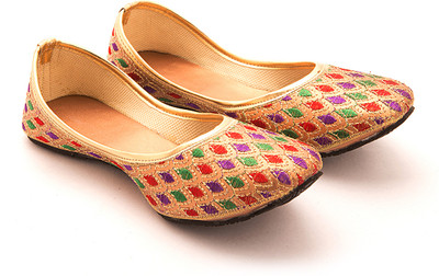 

Myra Multicolored Jutis For Women(Gold)